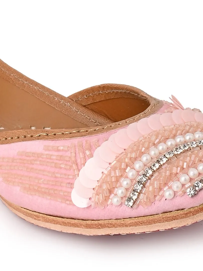 Hand embroidered pink jutti